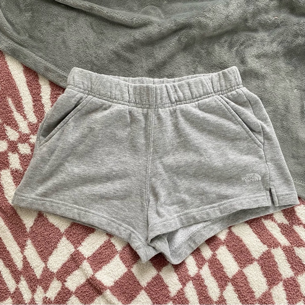 north face light grey shorts
